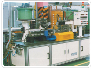 Wiper manual riveting machine